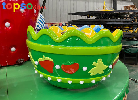 Strawberry coffee cup rides