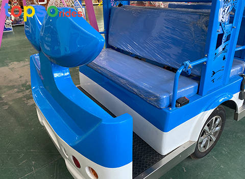 Sightseeing bus